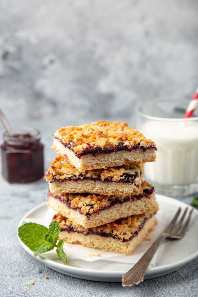 Mary Berry Currant Squares