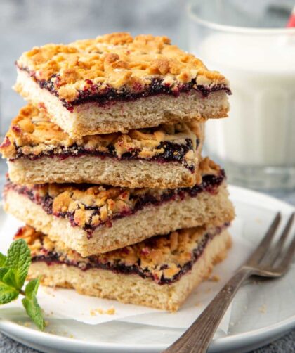 Mary Berry Currant Squares