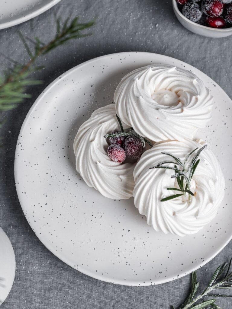 Nigella Meringue