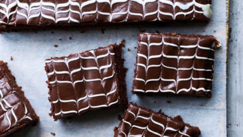 Mary Berry Traybake Chocolate