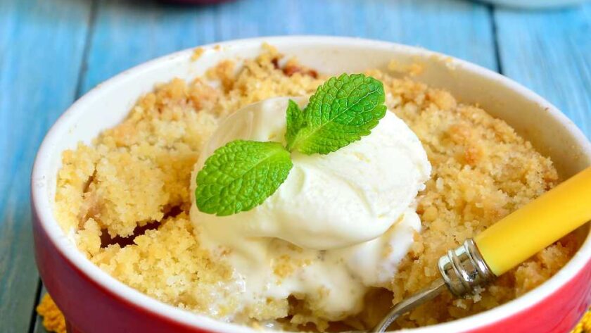 Mary Berry Apple And Pear Crumble