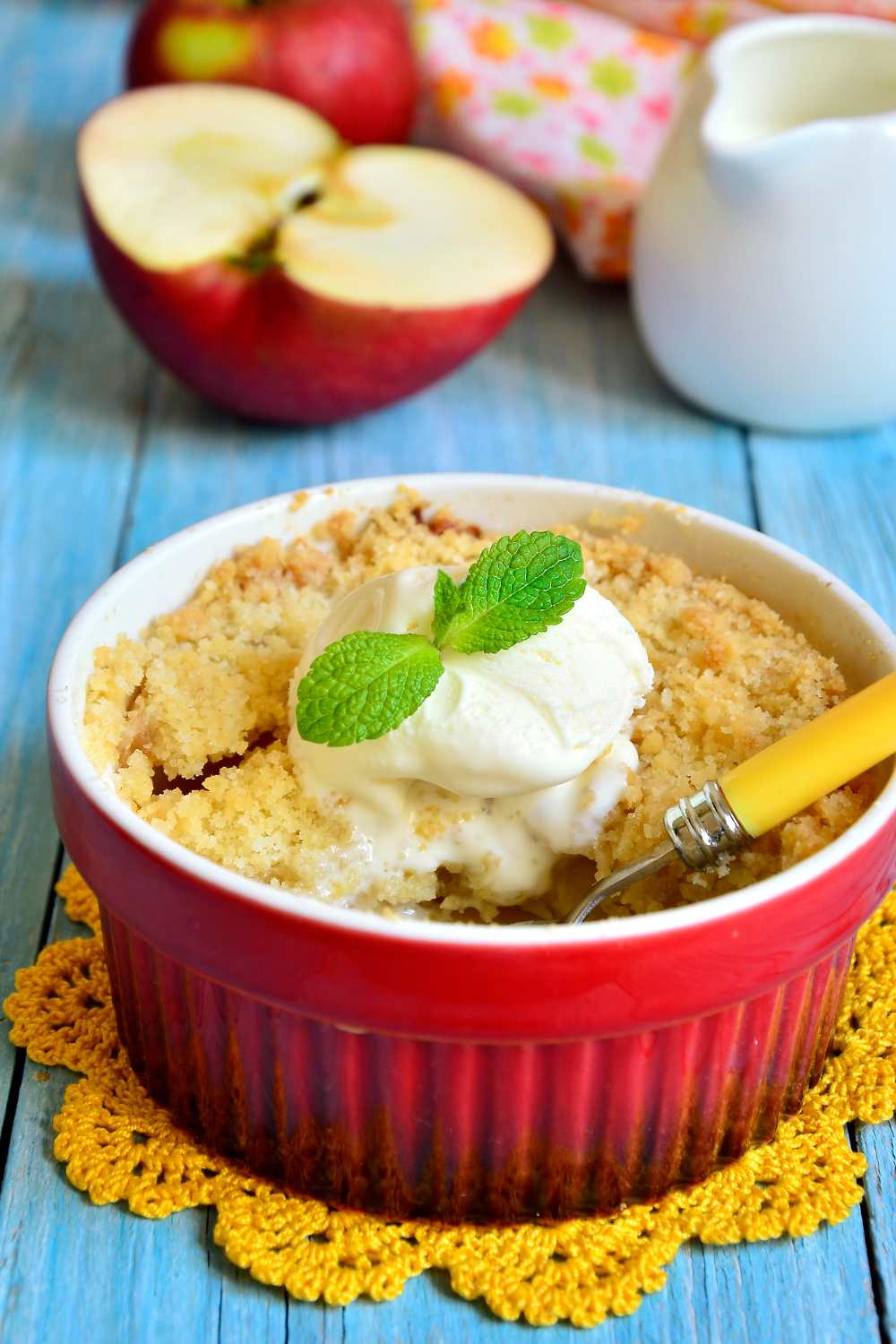 Mary Berry Apple And Pear Crumble | British Chefs Table