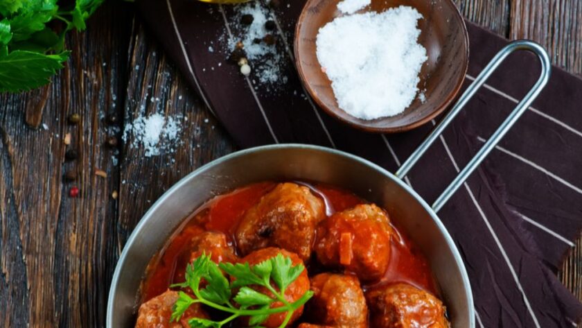 Delia Smith Braised Meatballs With Peppers And Tomatoes