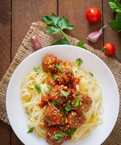 Delia Smith Braised Meatballs With Peppers And Tomatoes