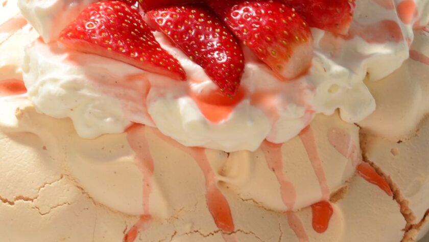 Delia Smith Meringue Pavlova