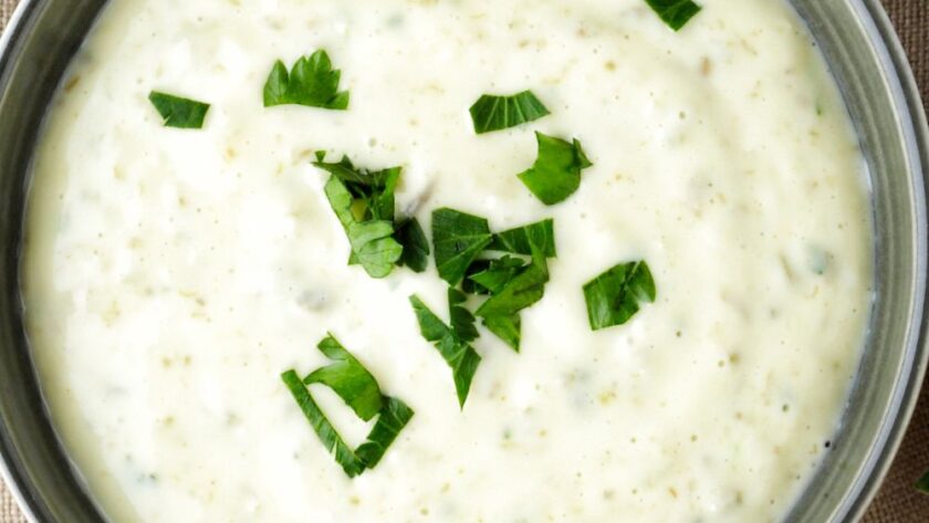 What To Serve With Bread Sauce Uk ( 10 Best Sides)