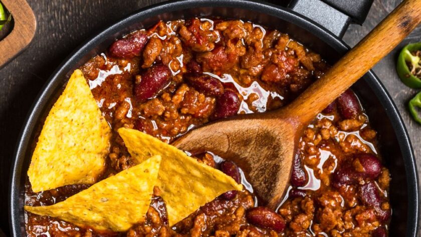 What To Serve With Chilli Con Carne Uk ( Best 15 Sides)