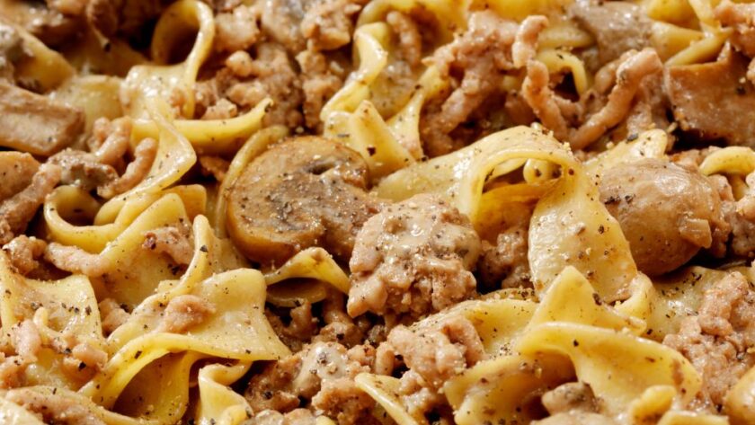 What To Serve With Pork Stroganoff Uk ( 20 Side Dishes)