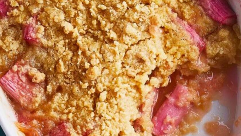 Mary Berry Apple And Rhubarb Crumble