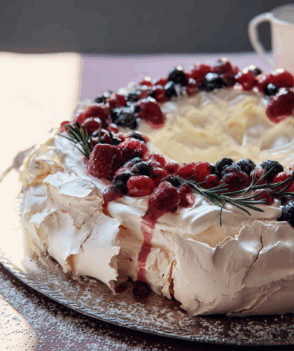 Marry Berry Cranachan Pavlova Wreath