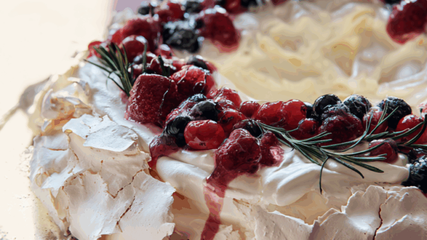 Marry Berry Cranachan Pavlova Wreath