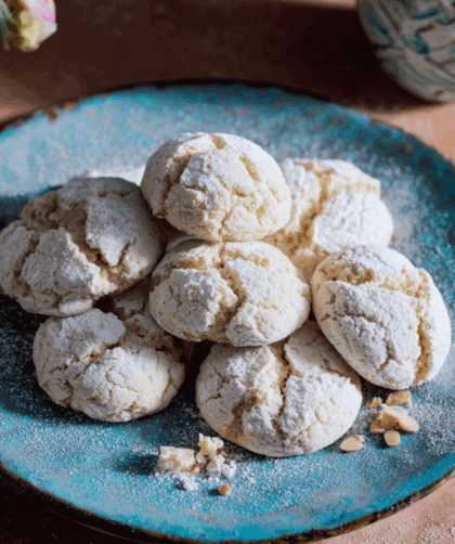 Mary Berry Almond Snowballs